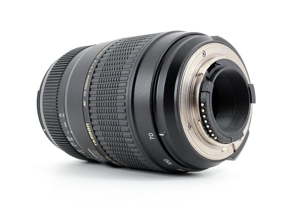 Objectif TAMRON AF 70-300mm /f4-5.6 Di LD Macro 1/2 NIKON Photos/Video/TV