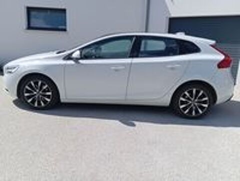 V40 T2 122 ch Signature Edition 2019 occasion 56760 P&eacute;nestin