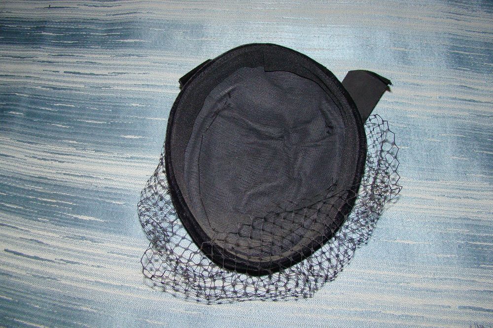 Ancien chapeau / Bibi &agrave; voilette vintage ann&eacute;es 1950
Vêtements