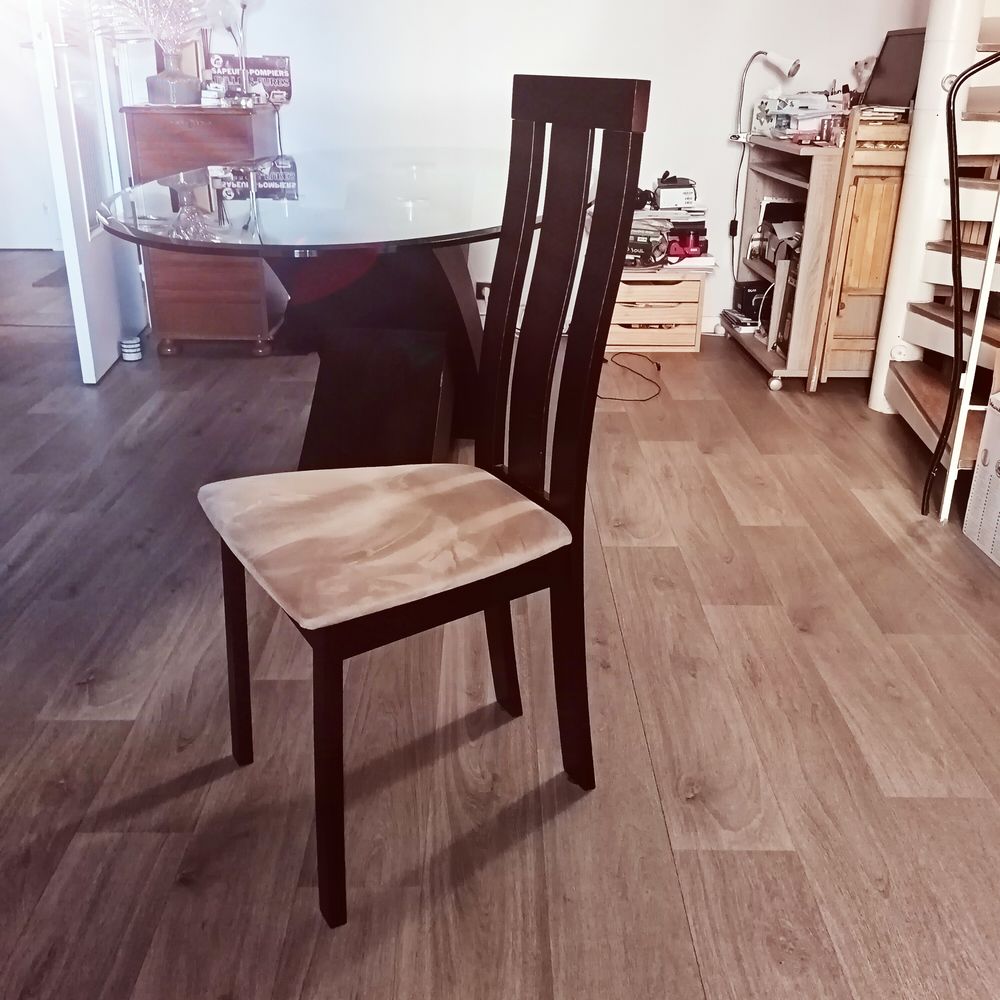 Table de salle &agrave; manger + chaises + bahut bas + miroir Meubles