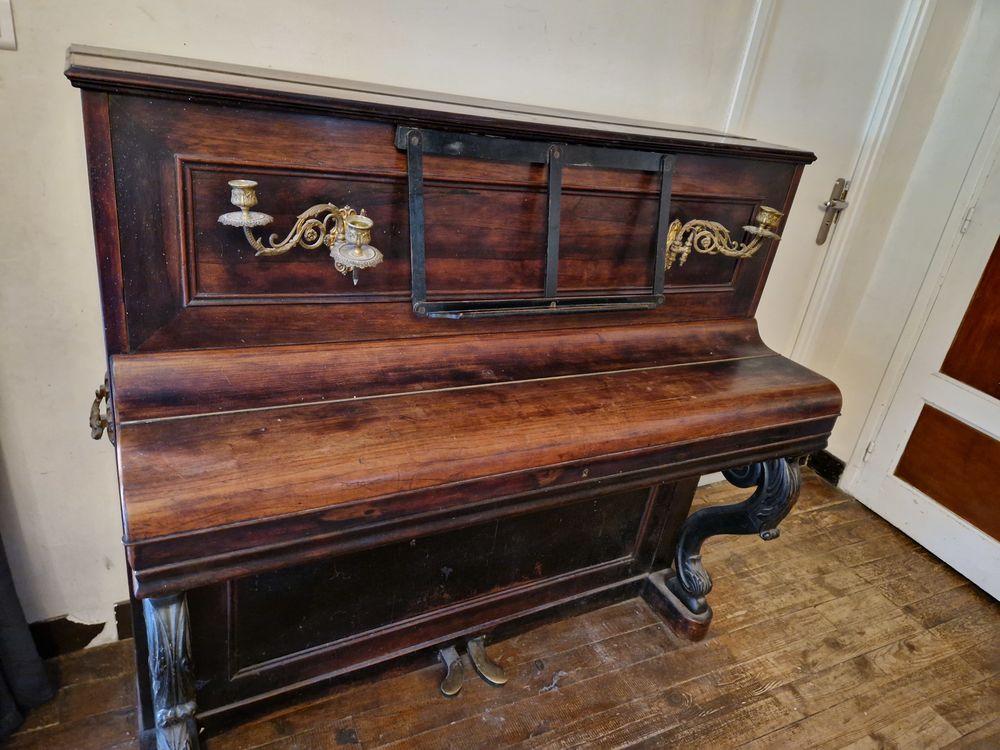 piano droit ancien Instruments de musique