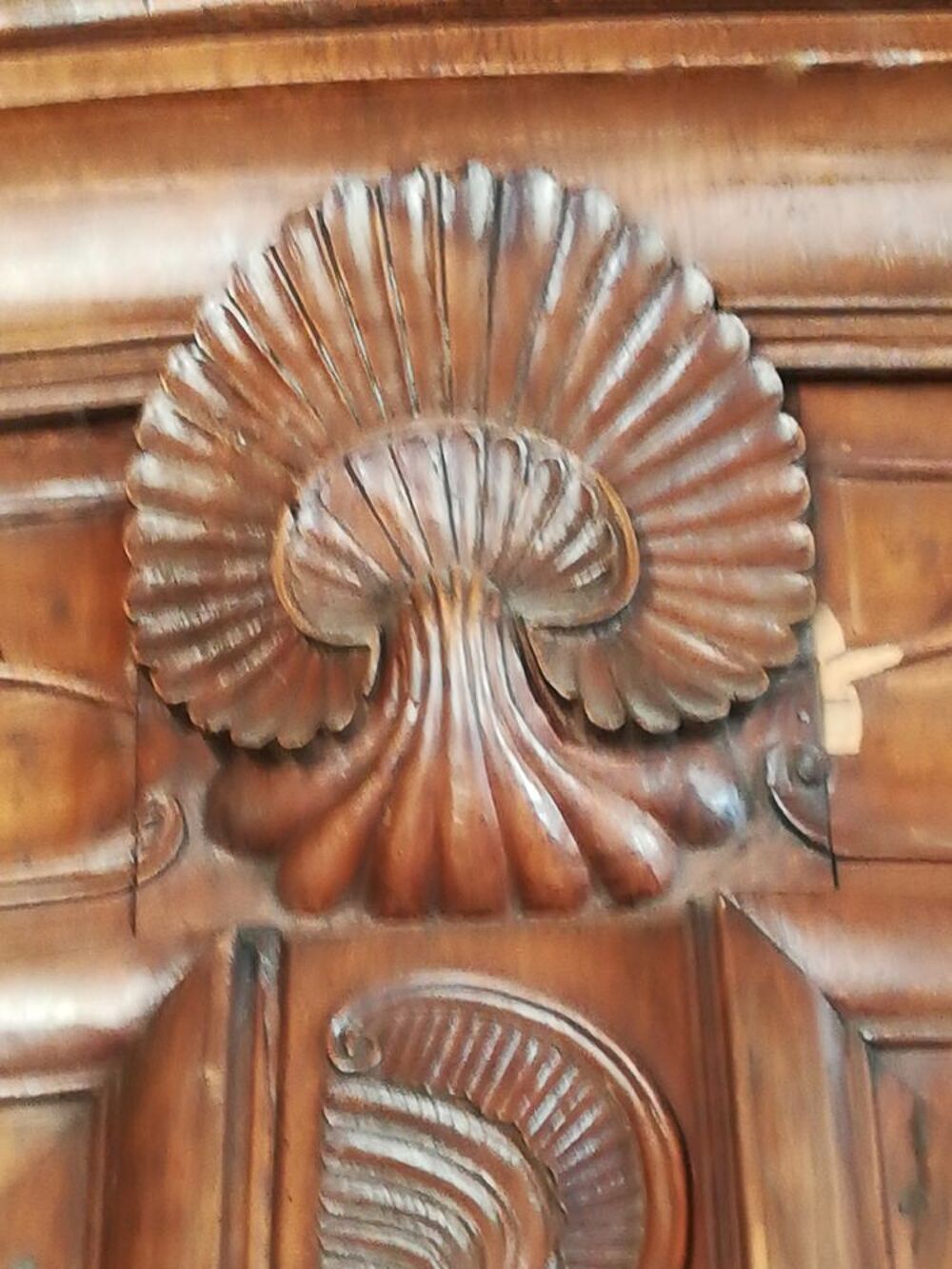 ARMOIRE ANCIENNE NOYER 18&deg; Meubles