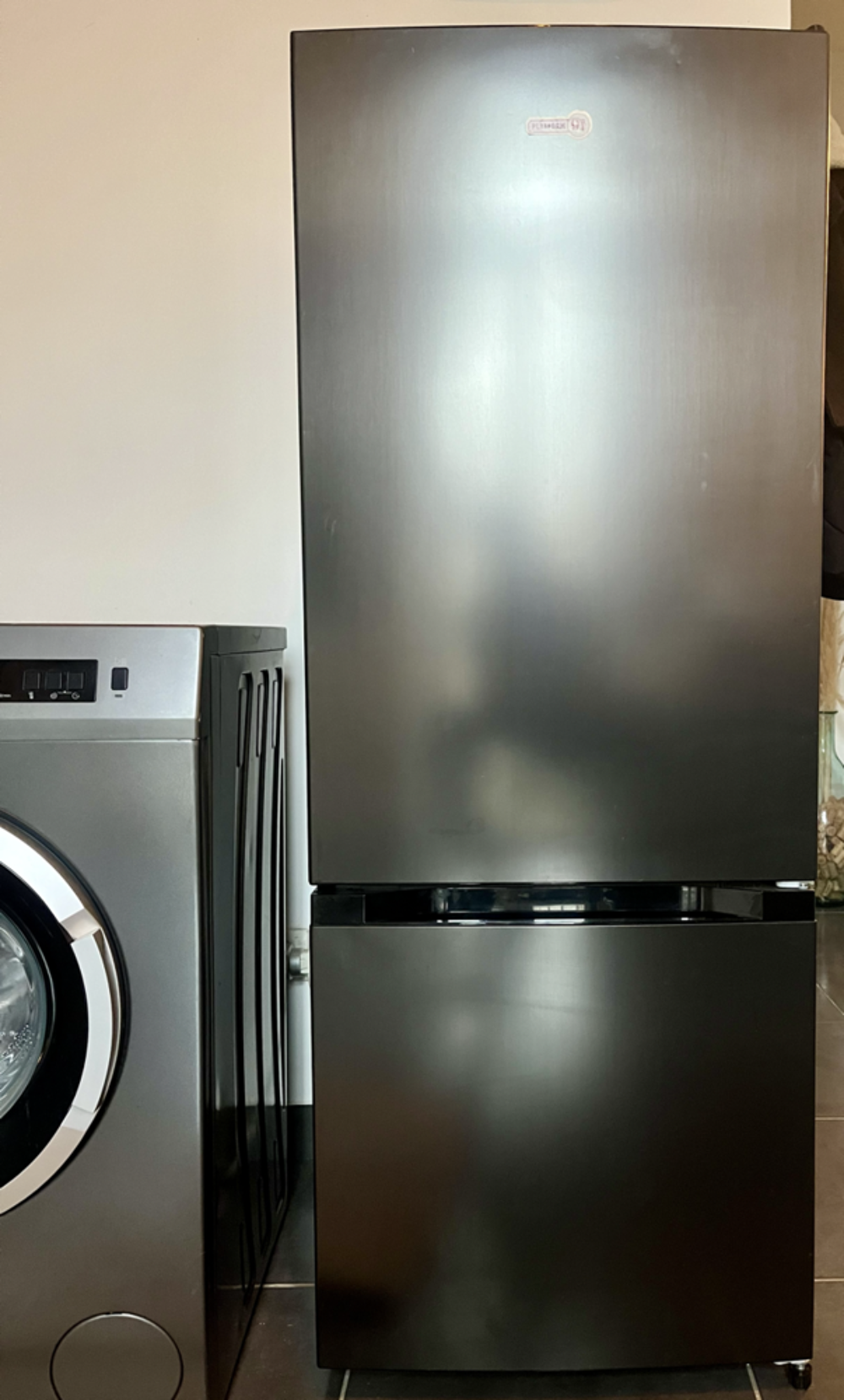 R&eacute;frig&eacute;rateur/cong&eacute;lateur extra silencieux CHiQ noir, 205L/1 Electroménager