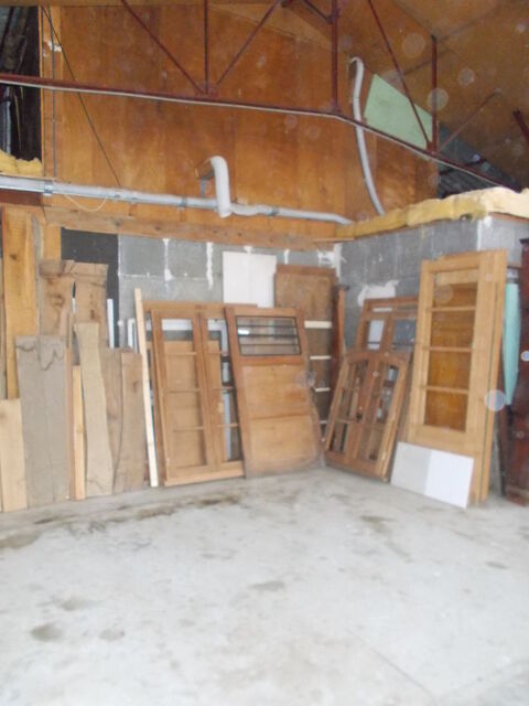 Venez voir ces quelques portes et fen�tres rescap�es. 150 Pavie (32)