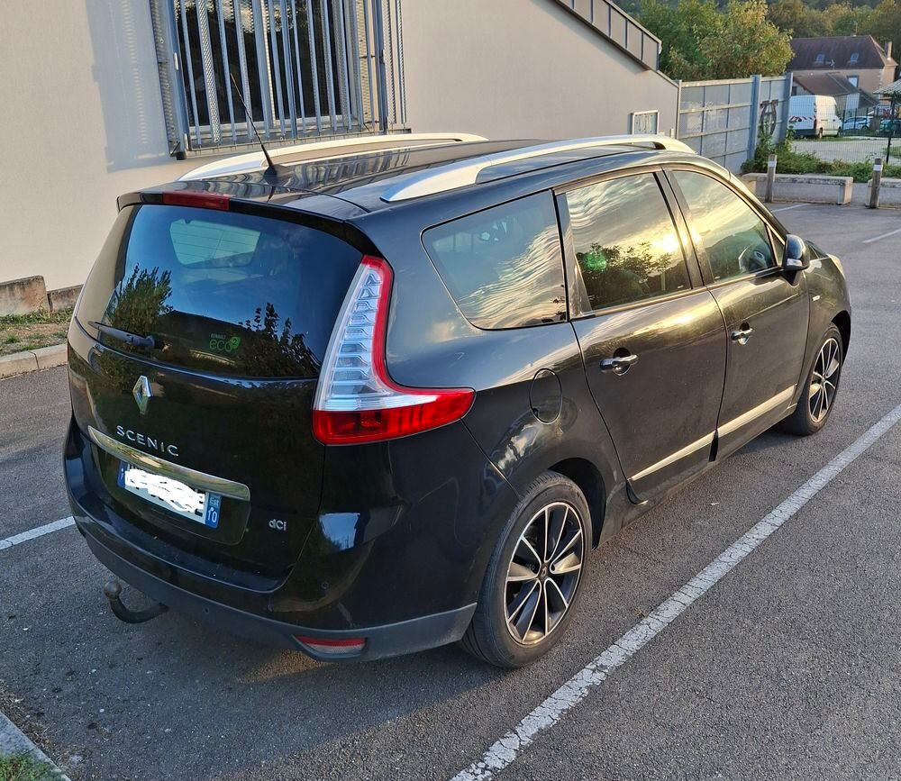 Grand Sc&eacute;nic III Grand Sc&eacute;nic dCi 110 Energy FAP eco2 Bose 7 pl 2013 occasion 10160 Aix-en-Othe