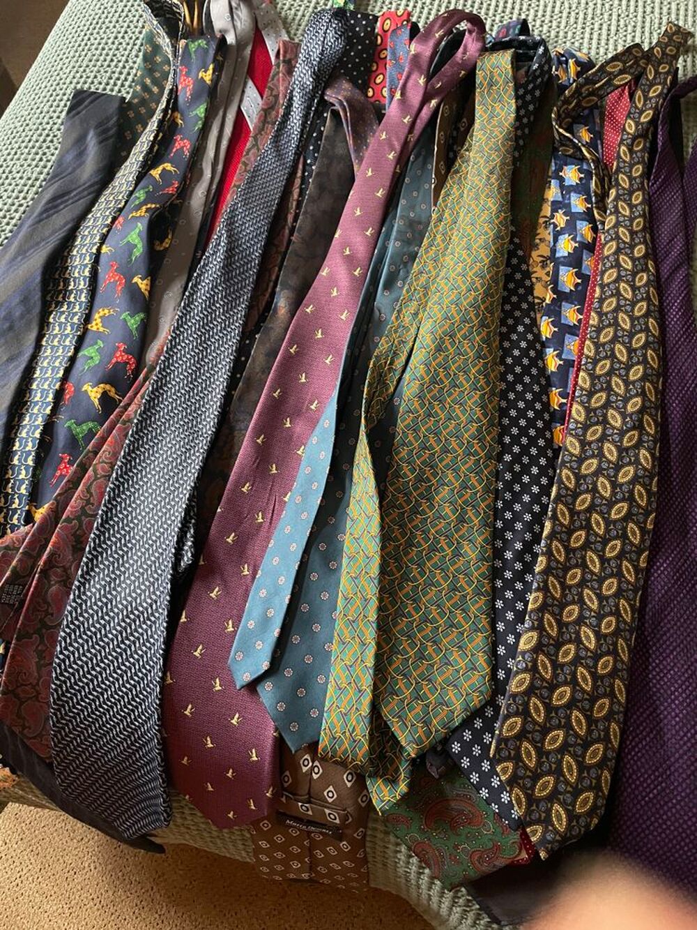 LOT DE 50 CRAVATES Vêtements