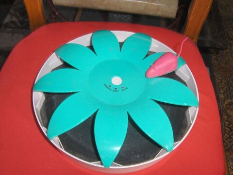 Jeu pour chat, plateau rond 24 cm, �volution d'une souris su 10 Sauchy-Cauchy (62)