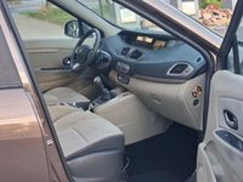 Sc&eacute;nic III Scenic III dCi 95 FAP eco2 Expression Euro 5 2011 2011 occasion 44000 Nantes