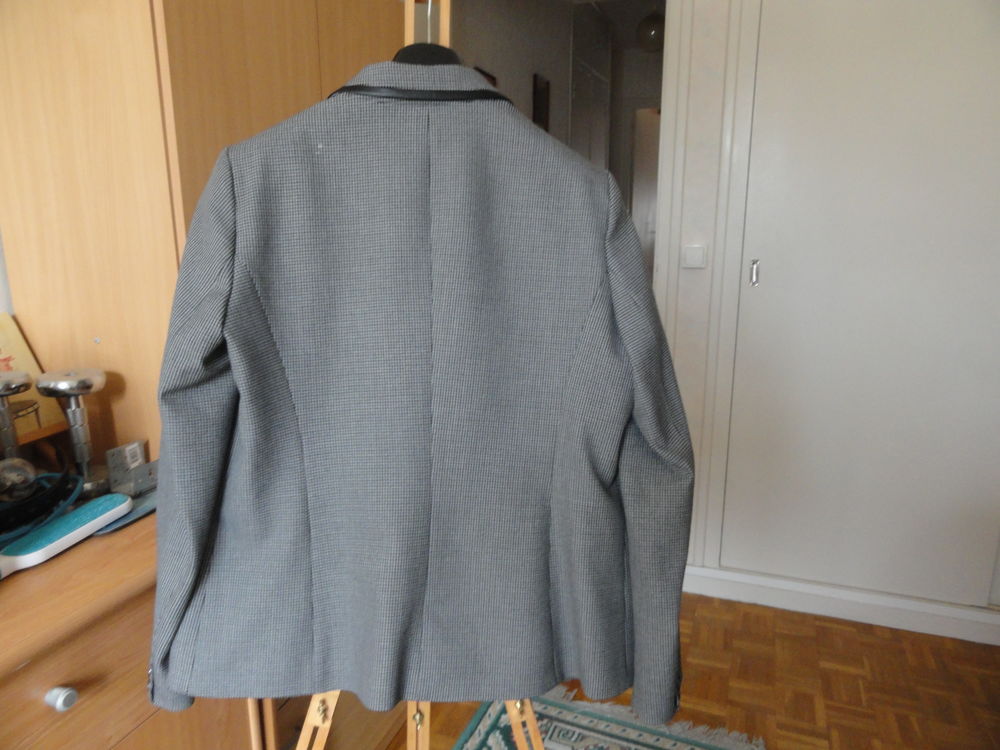 Veste tailleur
Vêtements