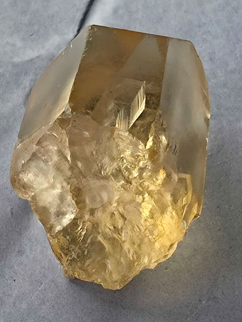 V&eacute;ritable Pierre Citrine Brute du Congo 20g-Cristal de Collection 
