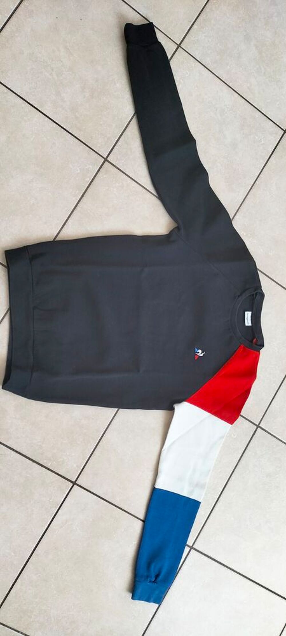 POLO LE COQ SPORTIF
TAILLE XS Vêtements