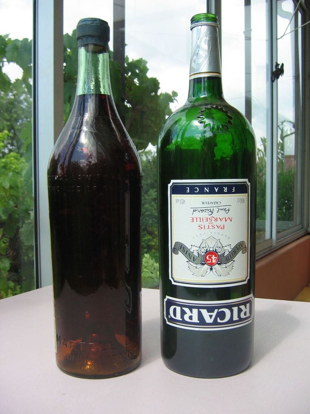 2 bouteilles MARTINI + RICARD 4.5 litres vides Dcoration