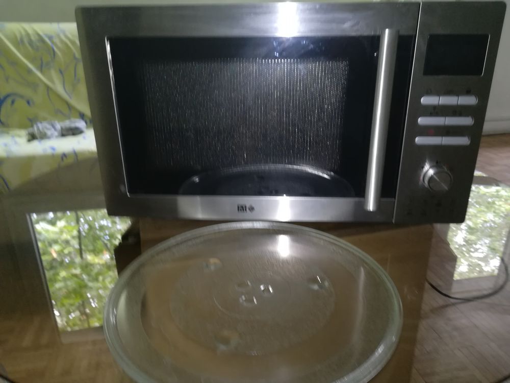 Four &agrave; micro-ondes grill 45L Electroménager