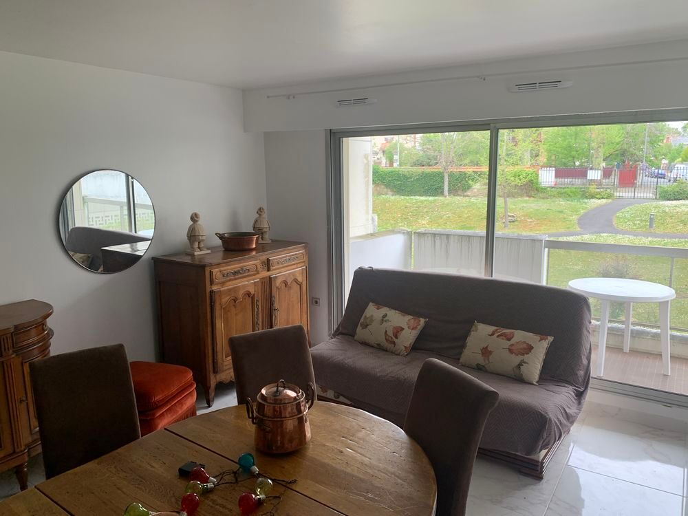 Location Appartement Au pied de la gare grand appartement meublé 75m2 3 pièces Avon