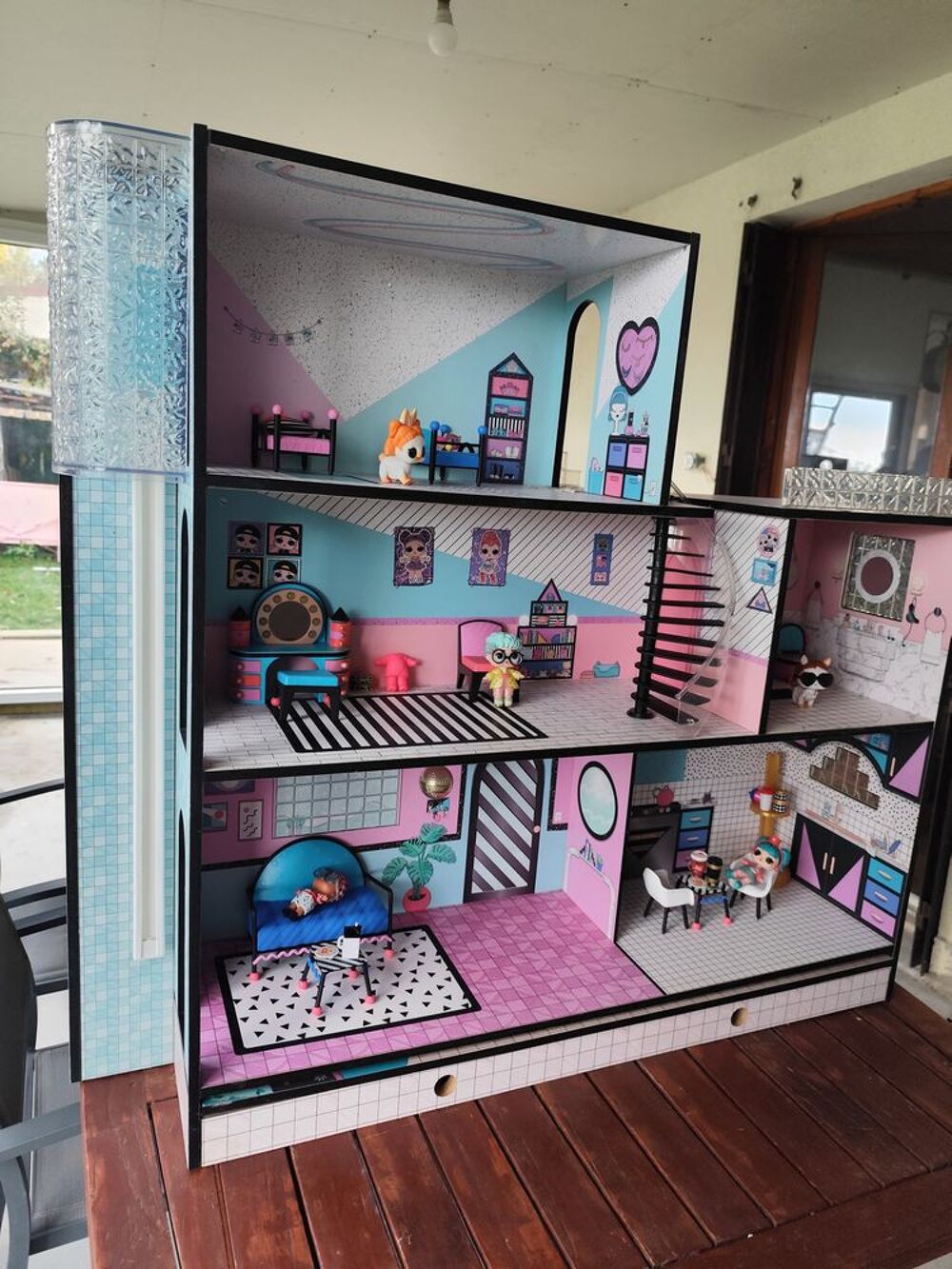 Maison poup&eacute;e LOL Jeux / jouets