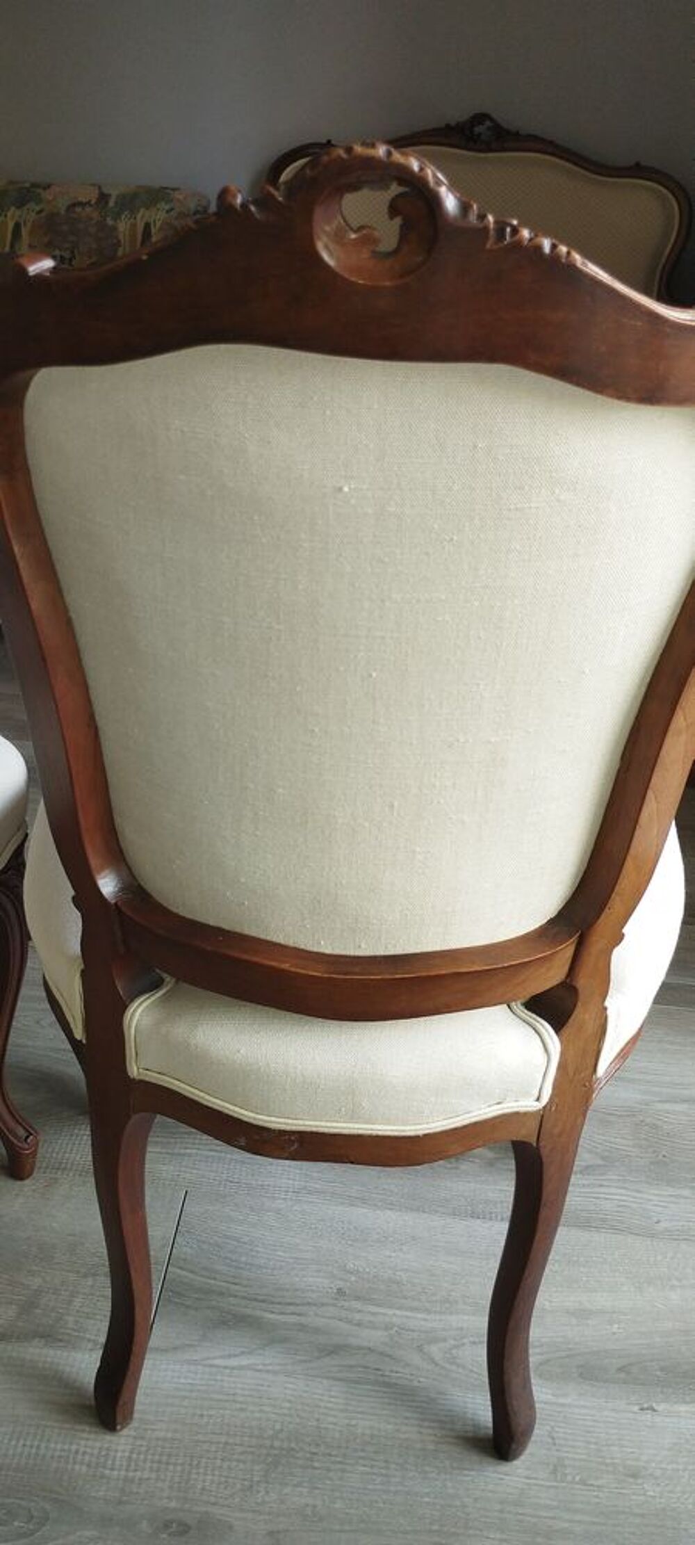 Chaises/ fauteuils style Louis XV XVIII &egrave;me blanc cass&eacute; Meubles