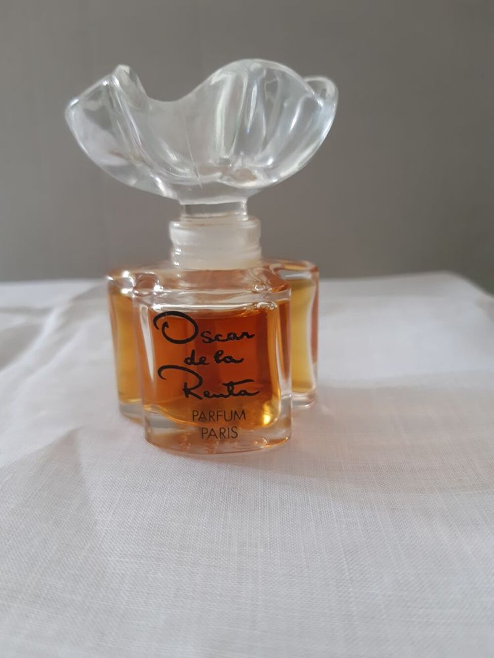plusieurs parfums et eau de parfums Bijoux et montres