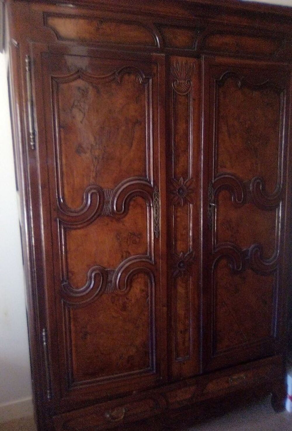 armoire bressane Meubles