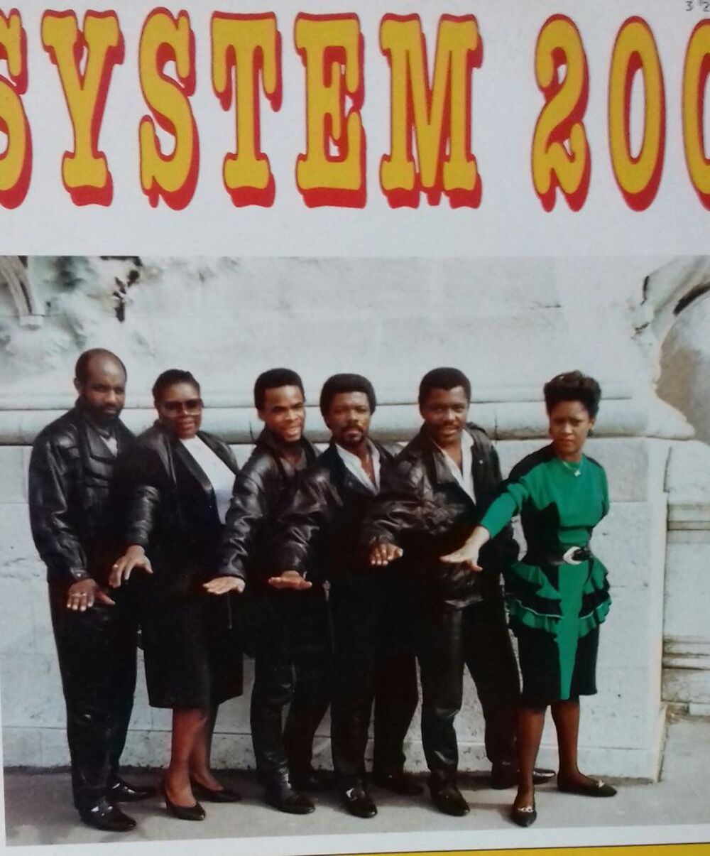 UN ALBUM VINTAGE DE MUSIQUE TROPICAL CD et vinyles