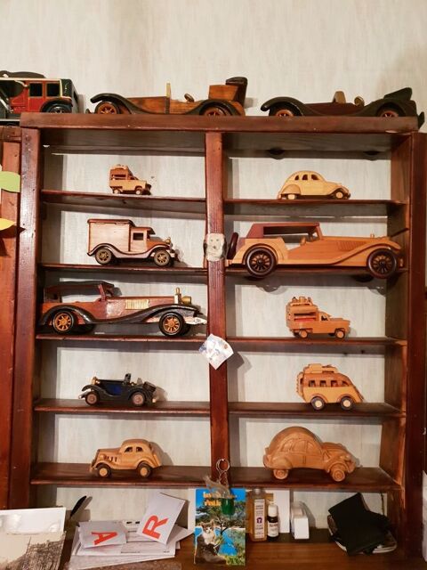 trs belle collection de voiture en bois anciennes 60 petite grande si vous tes intresss contacter moi 5 Paris 13 (75)