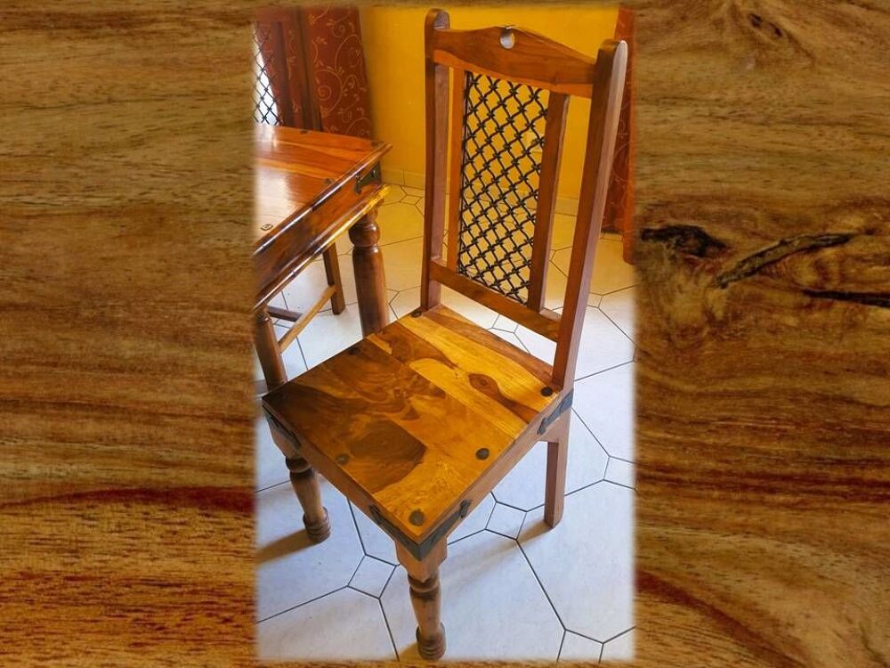 Lot 6 chaises palissandre indien dont 2 bouts de table Meubles