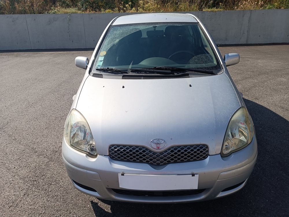 Yaris 65 VVT-i Lin&eacute;a Terra 2004 occasion 42170 Chambles
