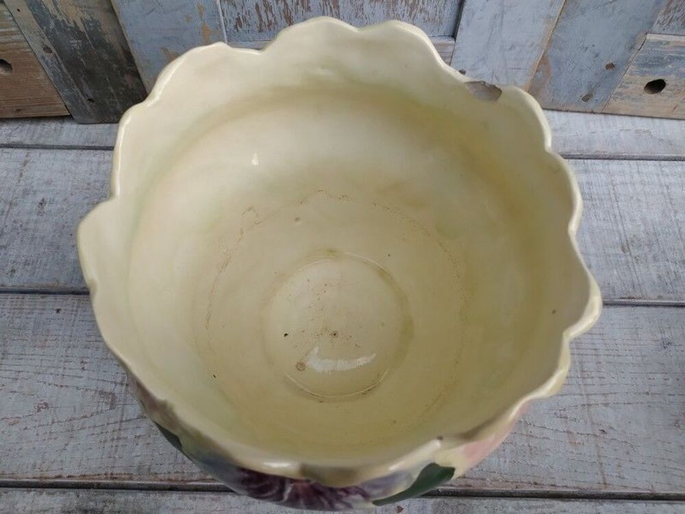 Ancien Cache Pot Fa&iuml;ence Barbotine D&eacute;cor Fleur Art Nouveau 
Décoration