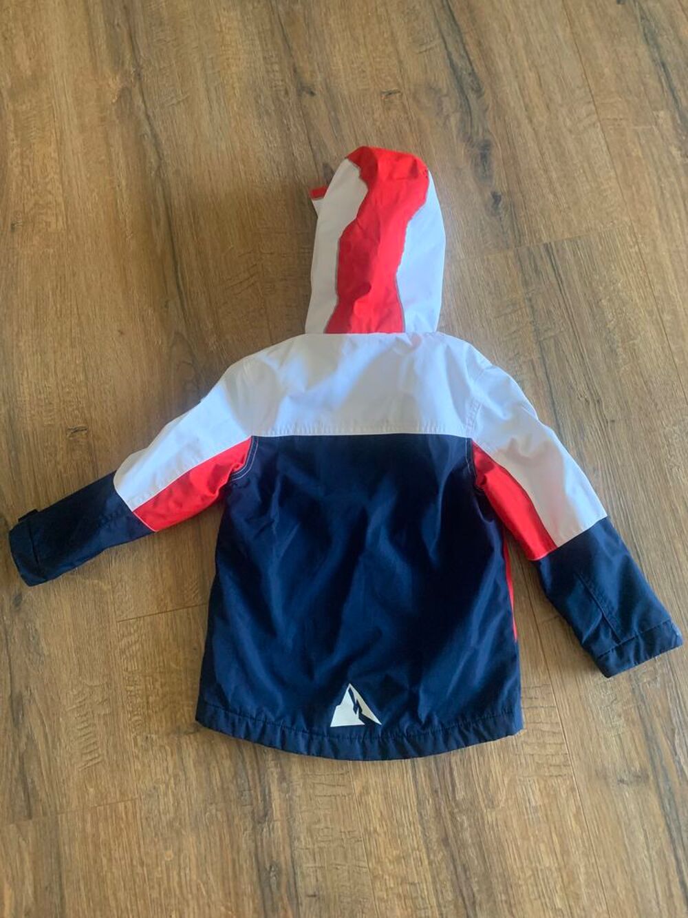 Blouson enfant fille avec capuche " Unlimited Vêtements enfants