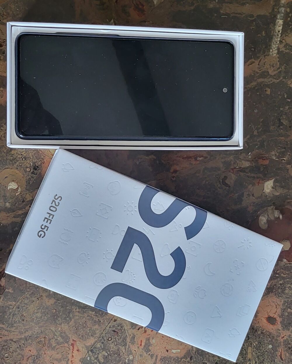 SAMSUNG S20 FE 5G NEUF Téléphones et tablettes