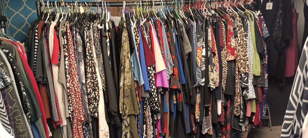 DE LOTS DE V&Ecirc;TEMENTS F&Eacute;MININ Taille 36 au 58-60 Vêtements