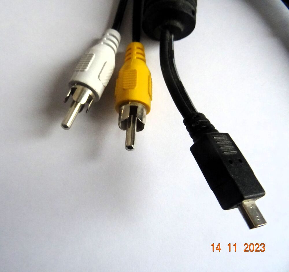cable adaptateur audio vid&eacute;o micro usb vers 2 rca Matériel informatique