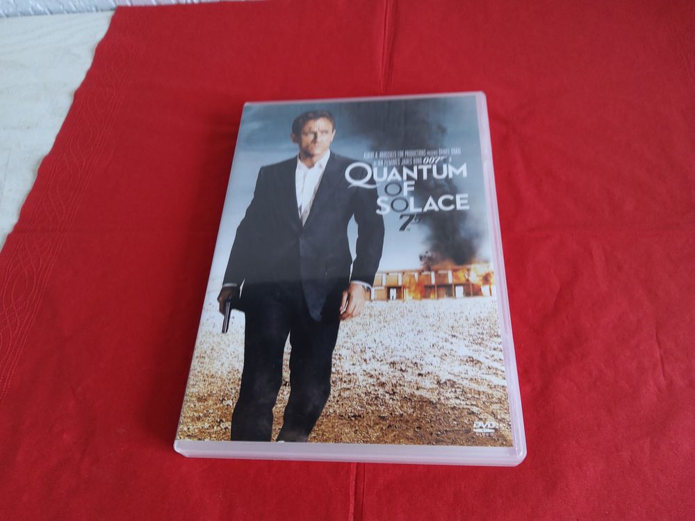 DVD film James BOND "QUANTUM OF SOLACE DVD et blu-ray