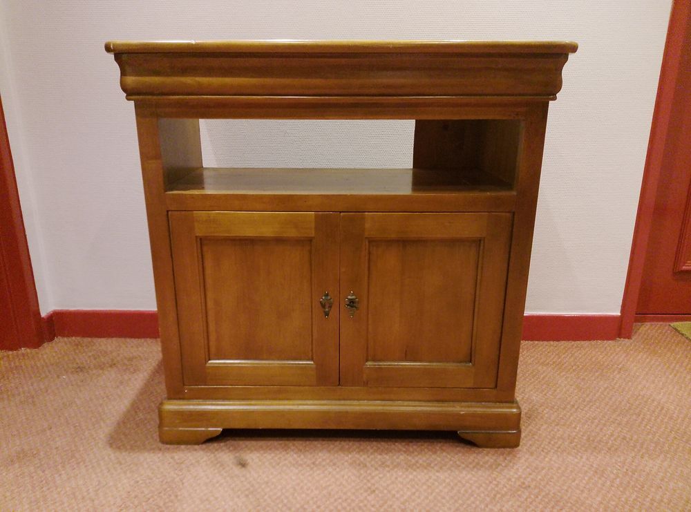 meuble TV en bois massif de style Louis Philippe Meubles