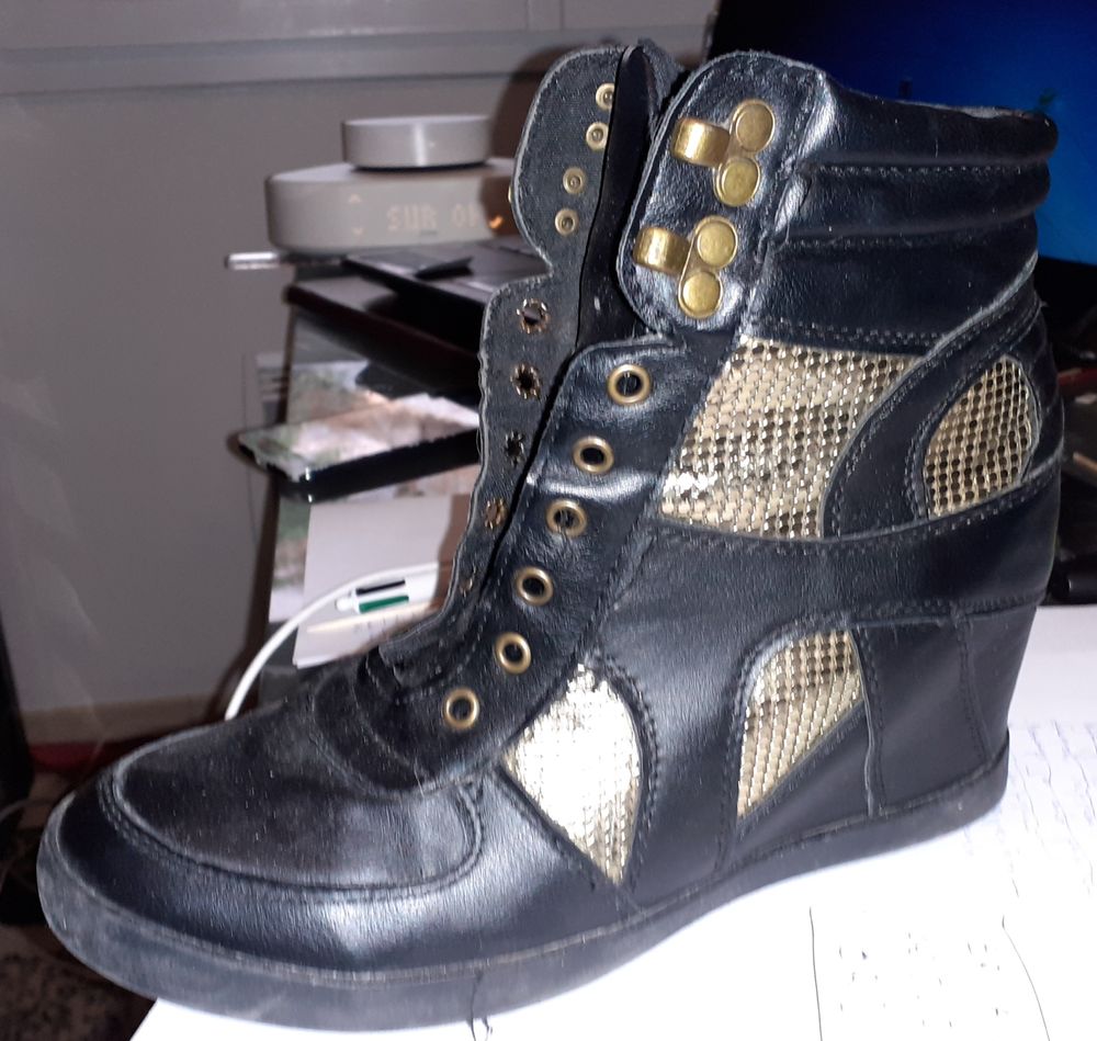 lots chaussures femme styles divers ( 35 pieces environ ) Chaussures