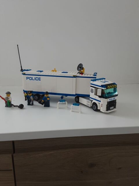 Lego city L'unit de police  25 Brumath (67)