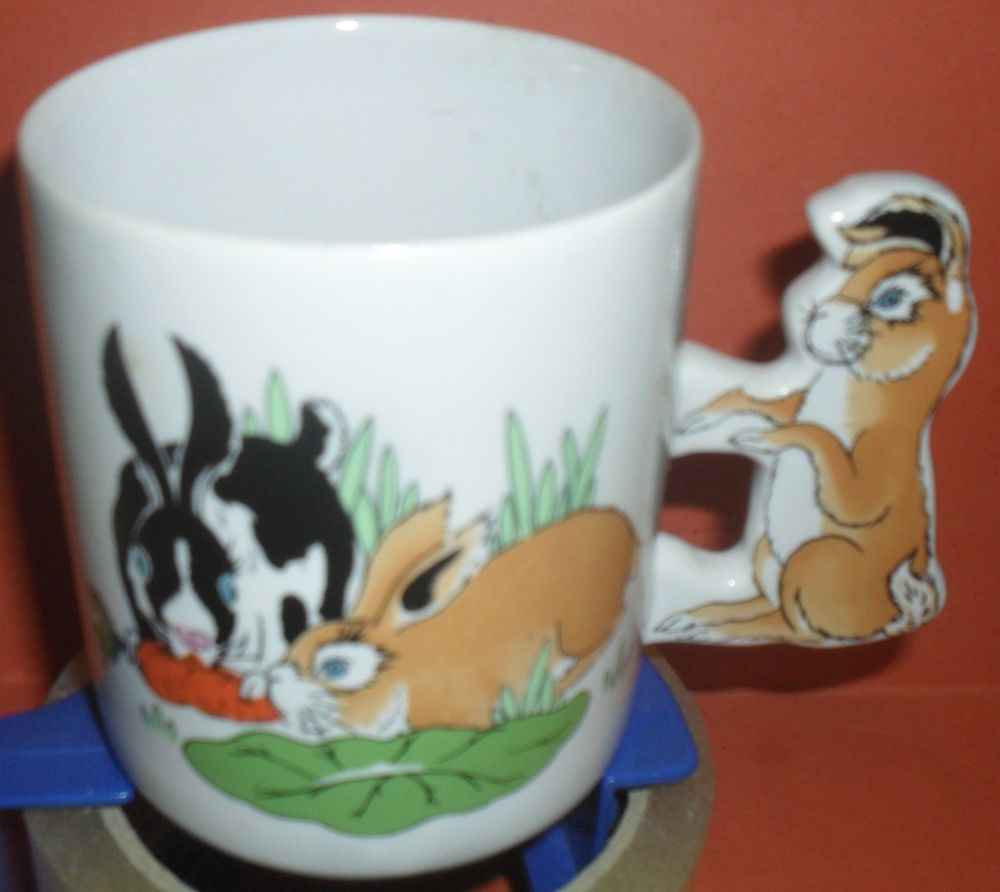 Tasse Mug en porcelaine avec lapin, mod&egrave;le vintage. Electroménager