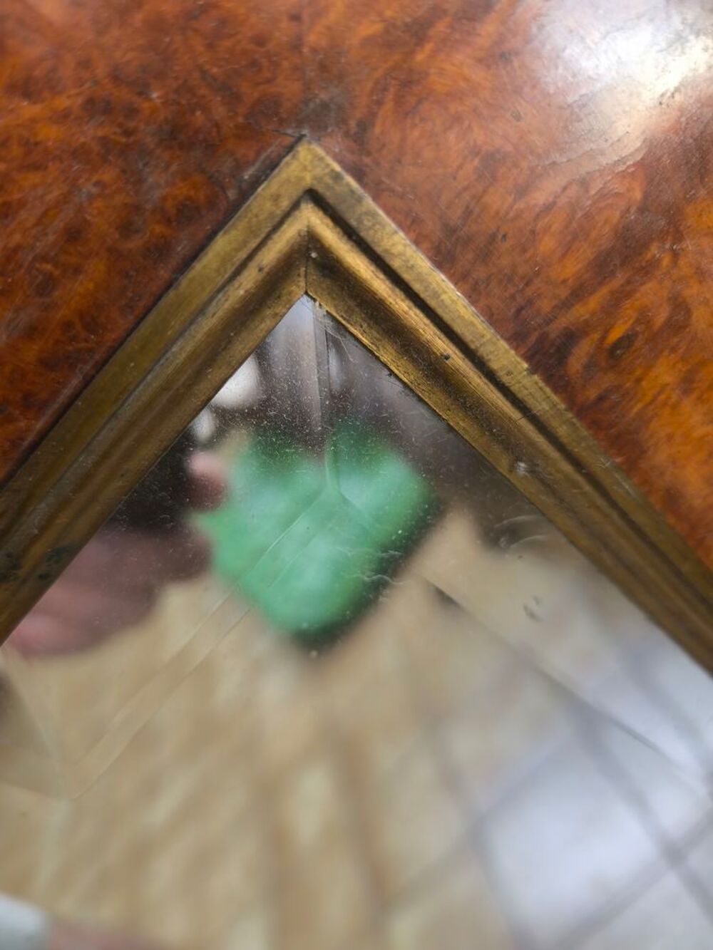 Rare en loupe d'orme avec miroir biseaut&eacute;, belle dimensions. 