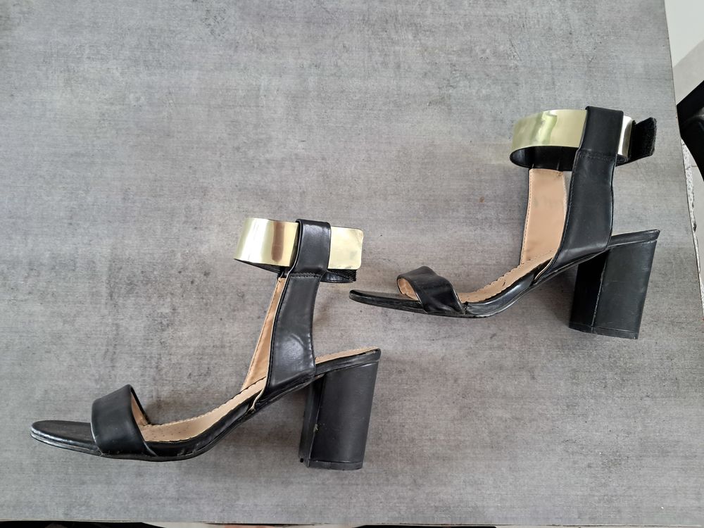 Chaussures tr&egrave;s bon &eacute;tat pointure 40 Chaussures