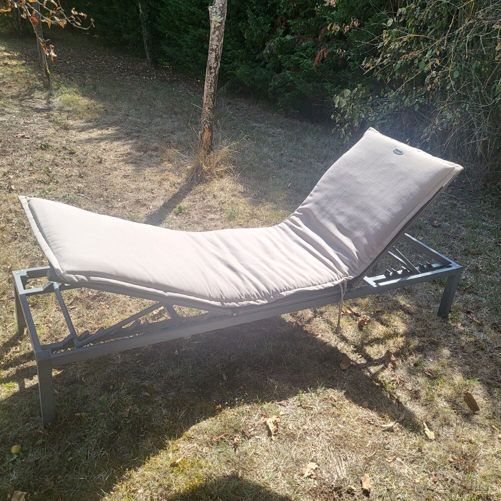 Canap&eacute;, &eacute;lectrom&eacute;nager, tv, jouets enfants, livres, vinyl 33 Meubles