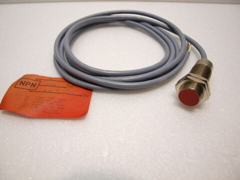  d�tecteur de proximit�  M18 NEUF
marque :BAUMER
25 Plaisir (78)