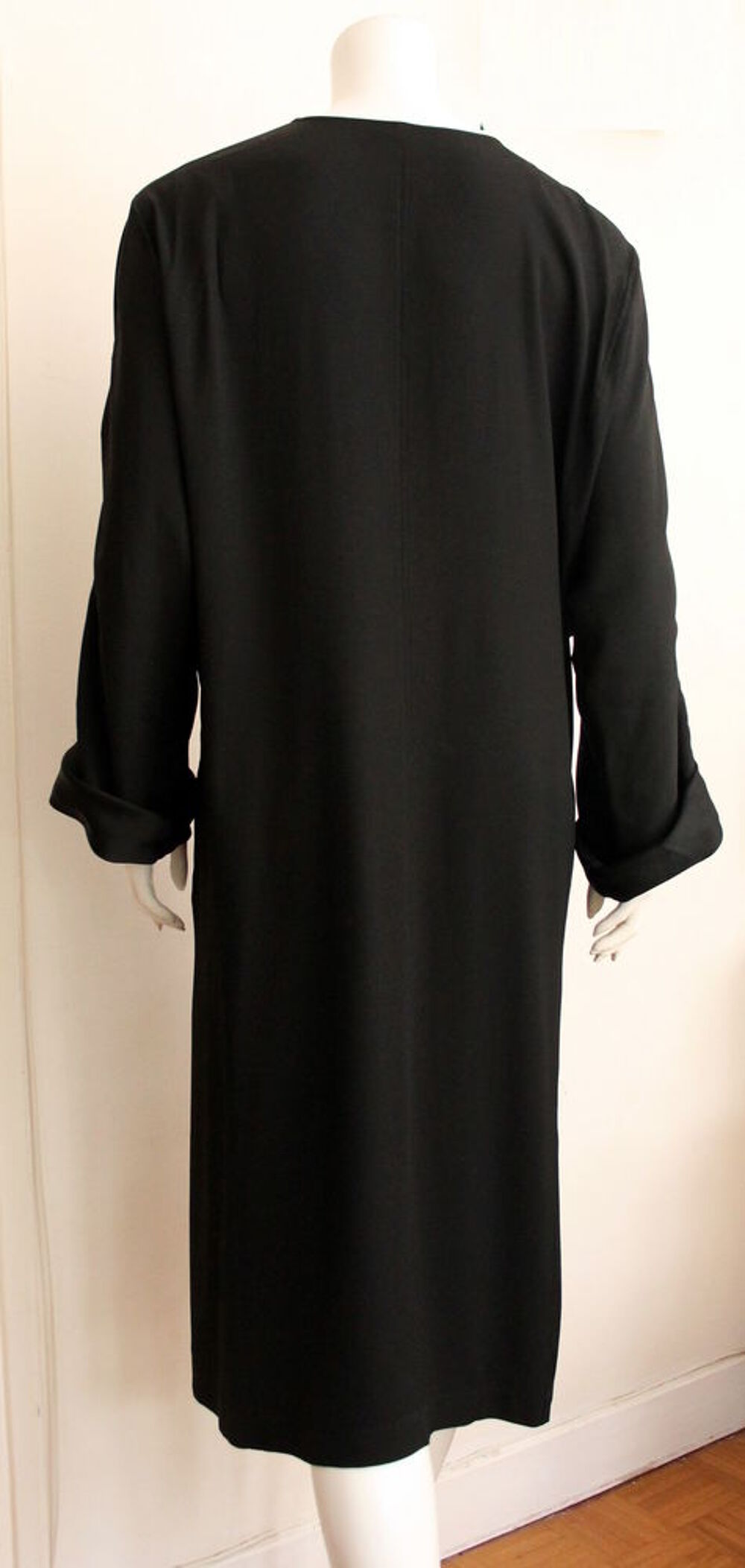 Robe mi longue drap&eacute;e noire LOEWE T.40. Vêtements
