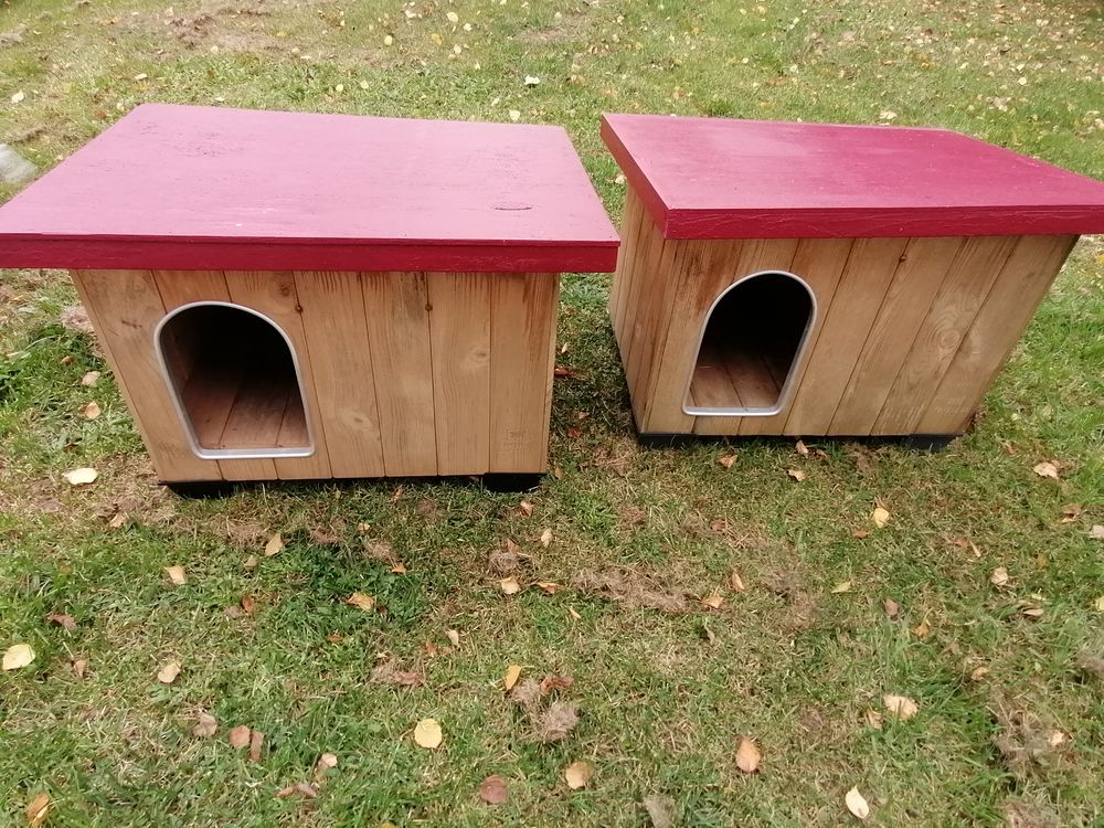 LOT DE 2 NICHES EN BOIS 
POUR CHATS OU PETITS CHIENS Jardin