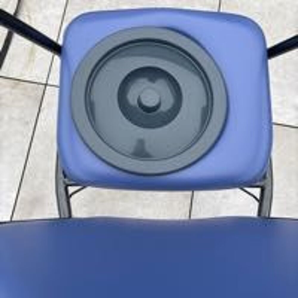 chaise perc&eacute;e &eacute;tat neuf Meubles