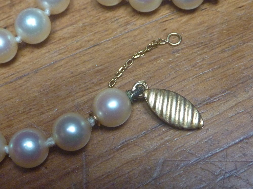 collier de perles Bijoux et montres