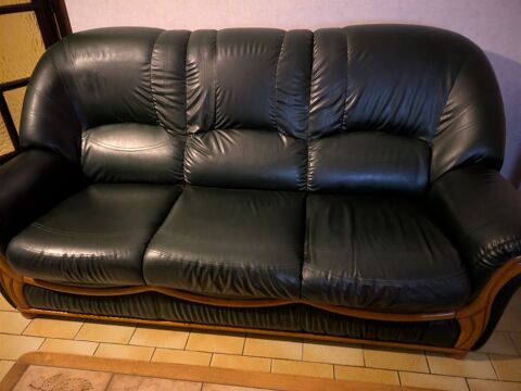 Canapé et 1 fauteuil Vert bon état à venir chercher 200 Sainte-Bazeille (47)