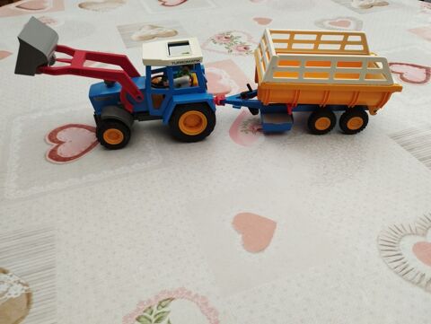 Tracteur PlayMobil vintage+remorque et fermier d'origine 30 Le Quesnoy (59)