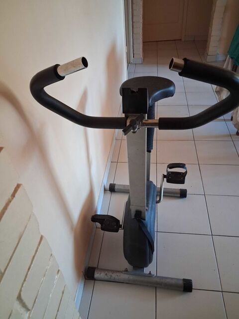velo d appartement. 30 Saint-Priest (69)