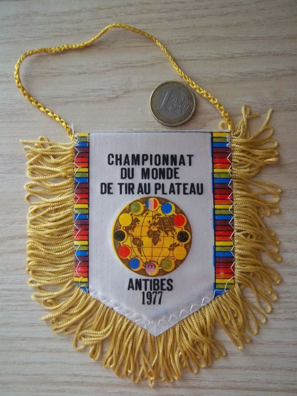 fanion collection championnat du monde Tir au plateau Antibe 