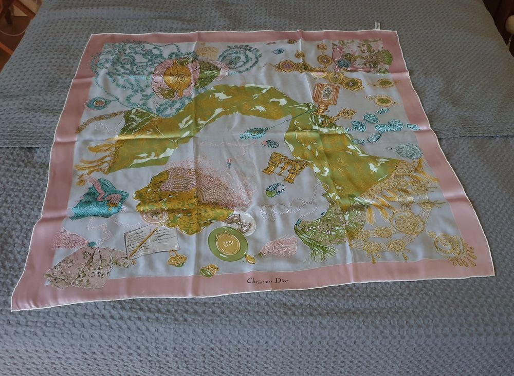 Foulard Christian Dior pour femme Vtements