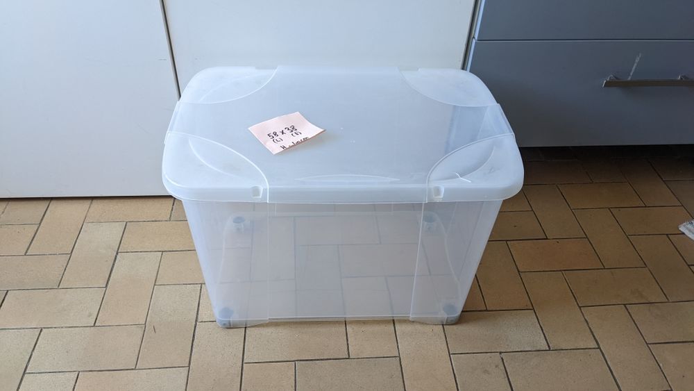 caisse en plastique Meubles